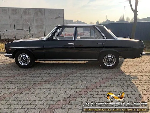 Mercedes-Benz 230 1969 photo 3