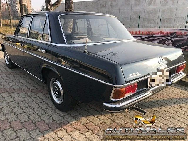 Mercedes-Benz 230 1969 photo 4