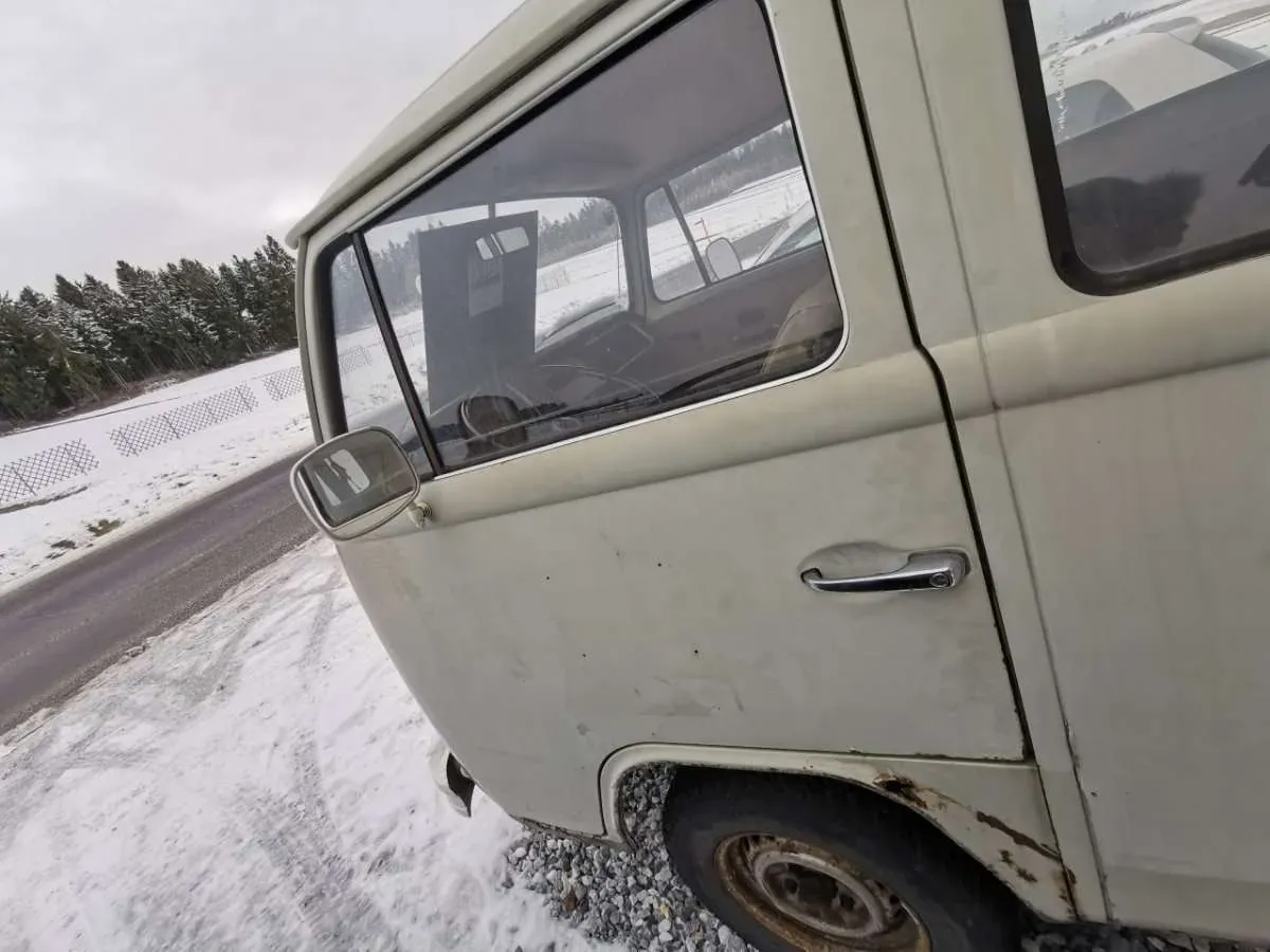 Volkswagen T2 1974 photo 2