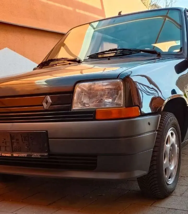 Renault 5 1990 photo 2