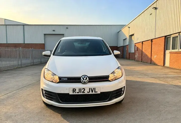 Volkswagen Golf 2012 photo 3
