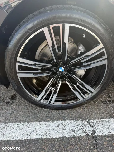 BMW Seria 7 2022 photo 2