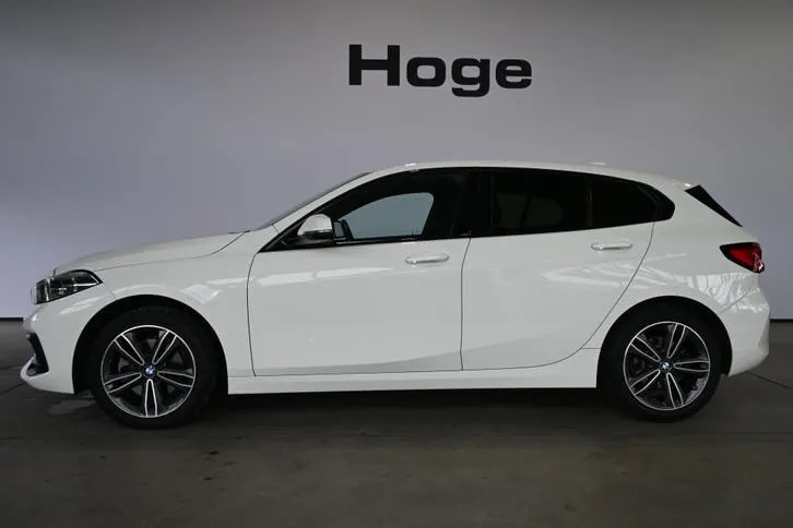 BMW 1 Series 2021 photo 3