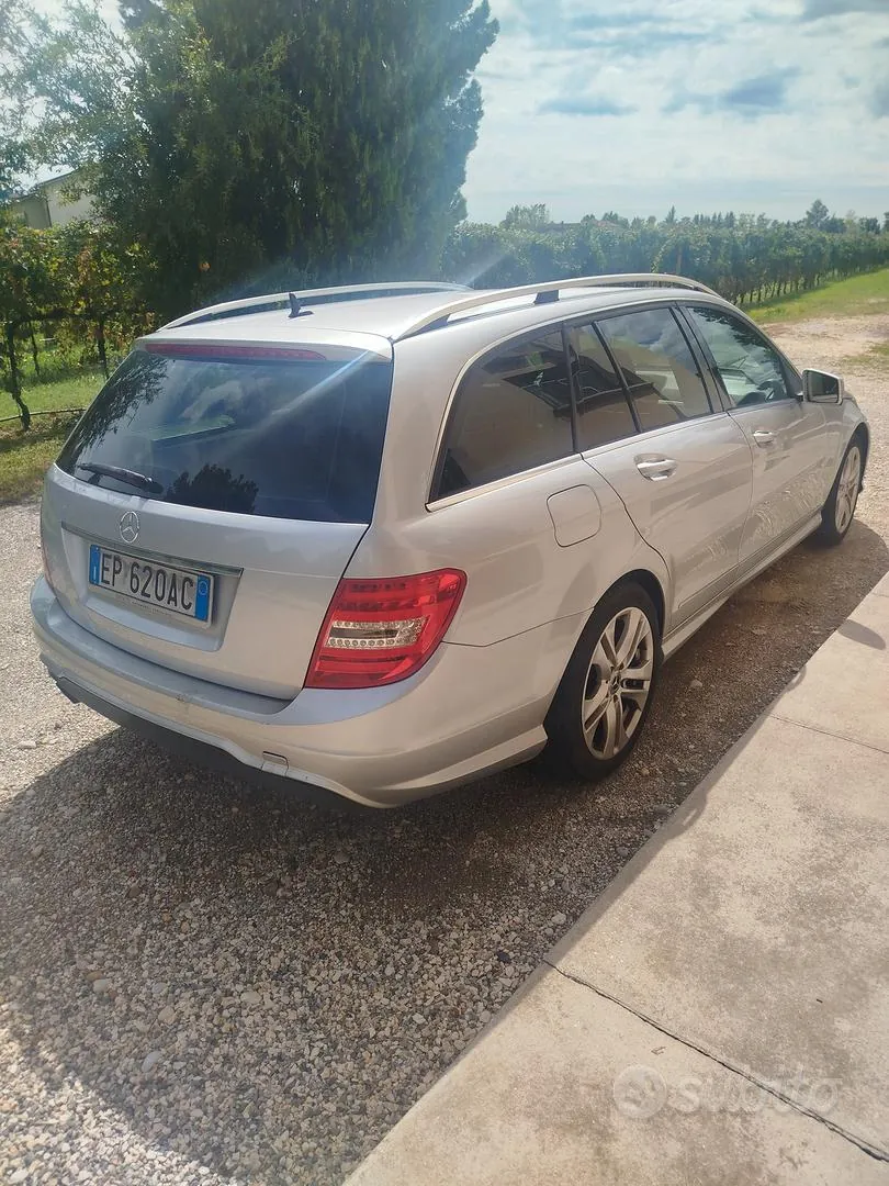 Mercedes-Benz C 2012 photo 2