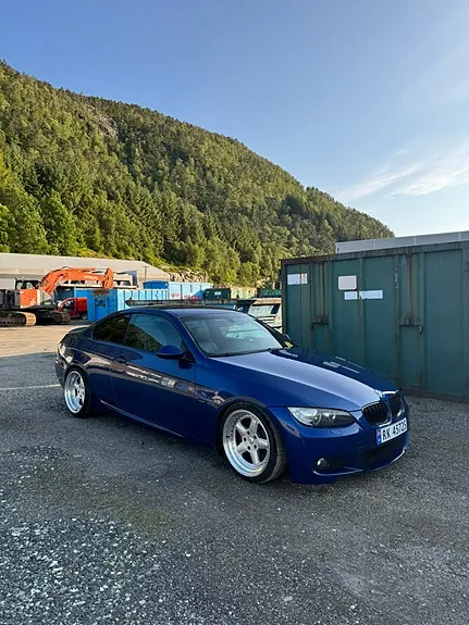 BMW 325D 2010 photo 3