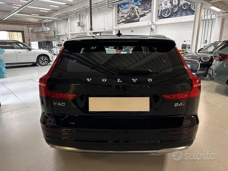 Volvo V60 2023 photo 3