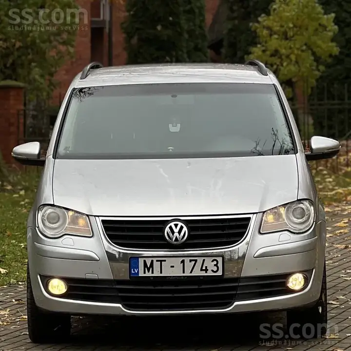 Volkswagen Touran 2009 photo 5