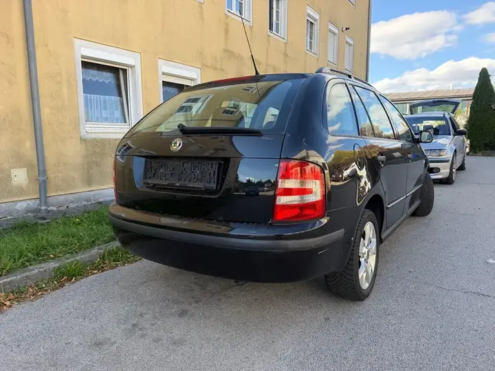 Skoda Fabia 2005 photo 3