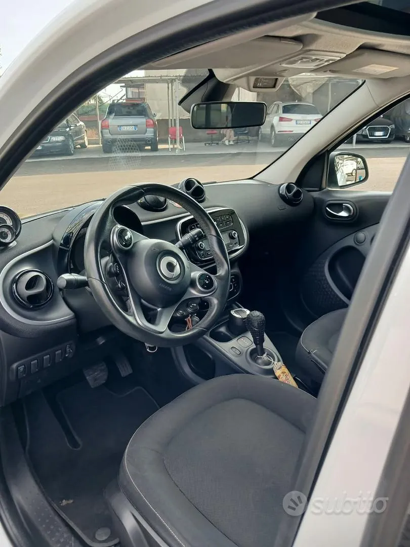 Smart Forfour 2017 photo 3
