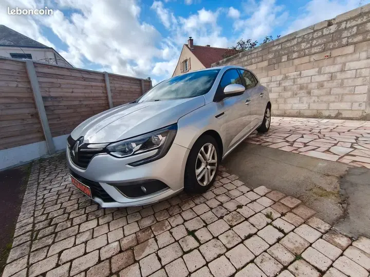 Renault Megane 2019 photo 3