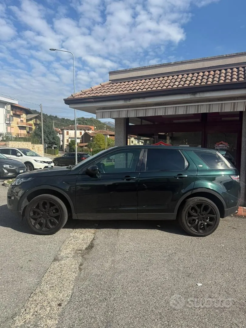 Land Rover Discovery Sport 2016 photo 2