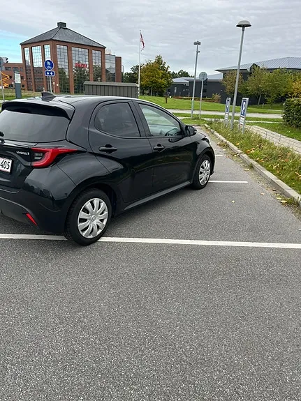 Toyota Yaris 2022 photo 2