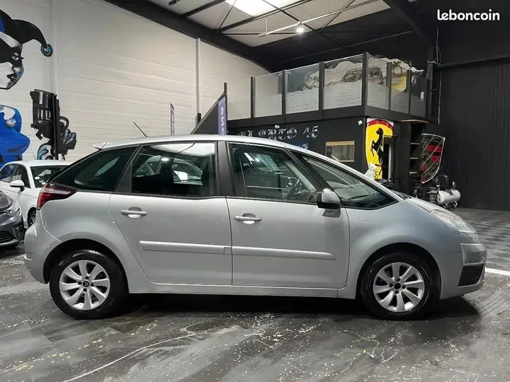 Citroen C4 Picasso 2010 photo 4