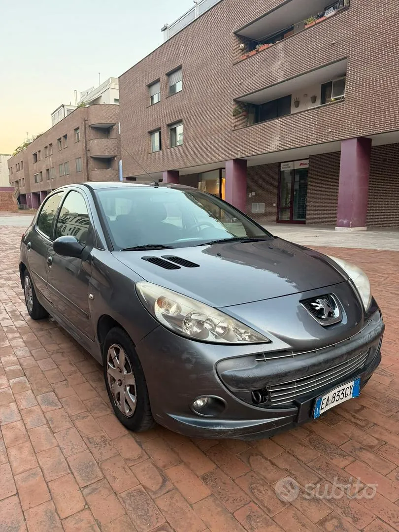 Peugeot 206 2010 photo 3