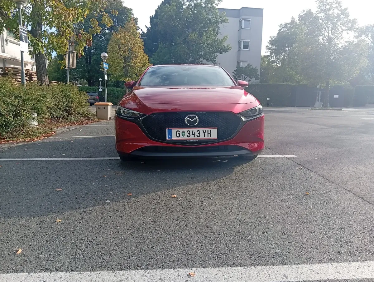 Mazda Mazda3 2019 photo 2