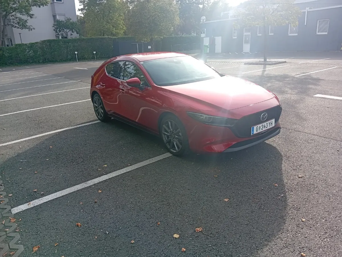 Mazda Mazda3 2019 photo 3
