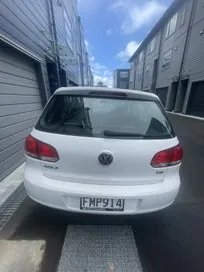 Volkswagen Golf 2010 photo 5