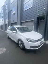 Volkswagen Golf 2010 photo 2
