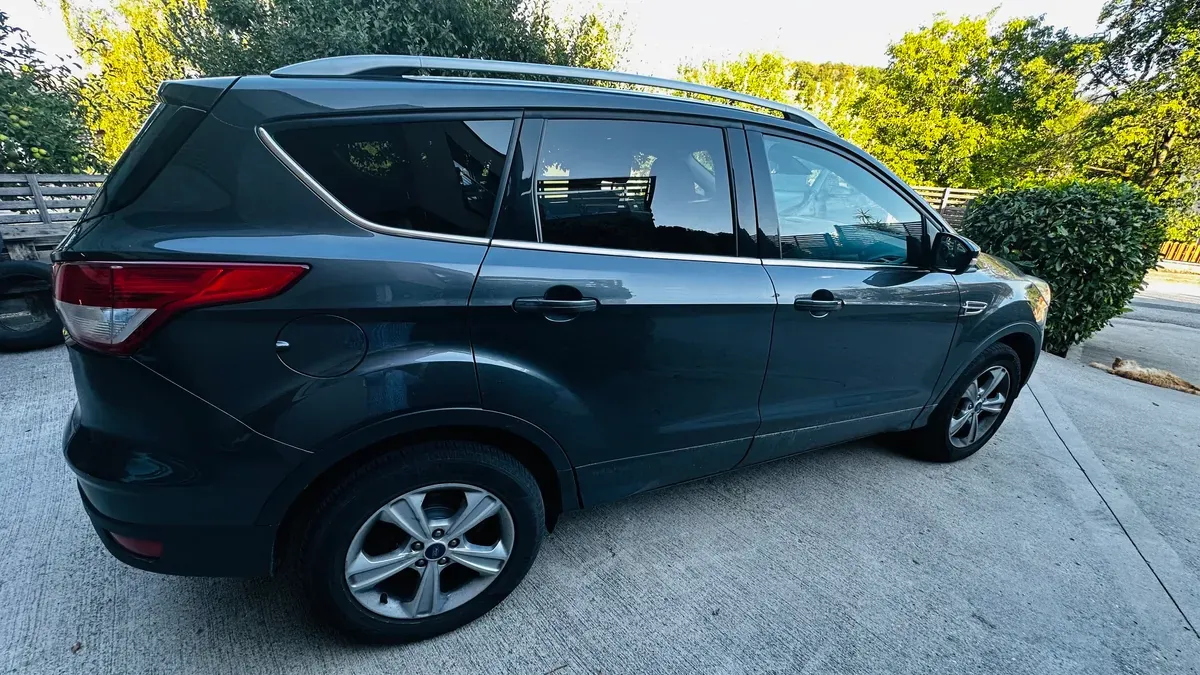 Ford Kuga 2016 photo 2