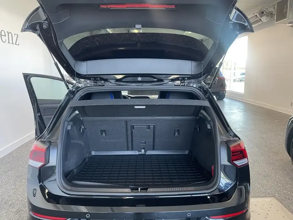 Volkswagen Golf R 2024 photo 4