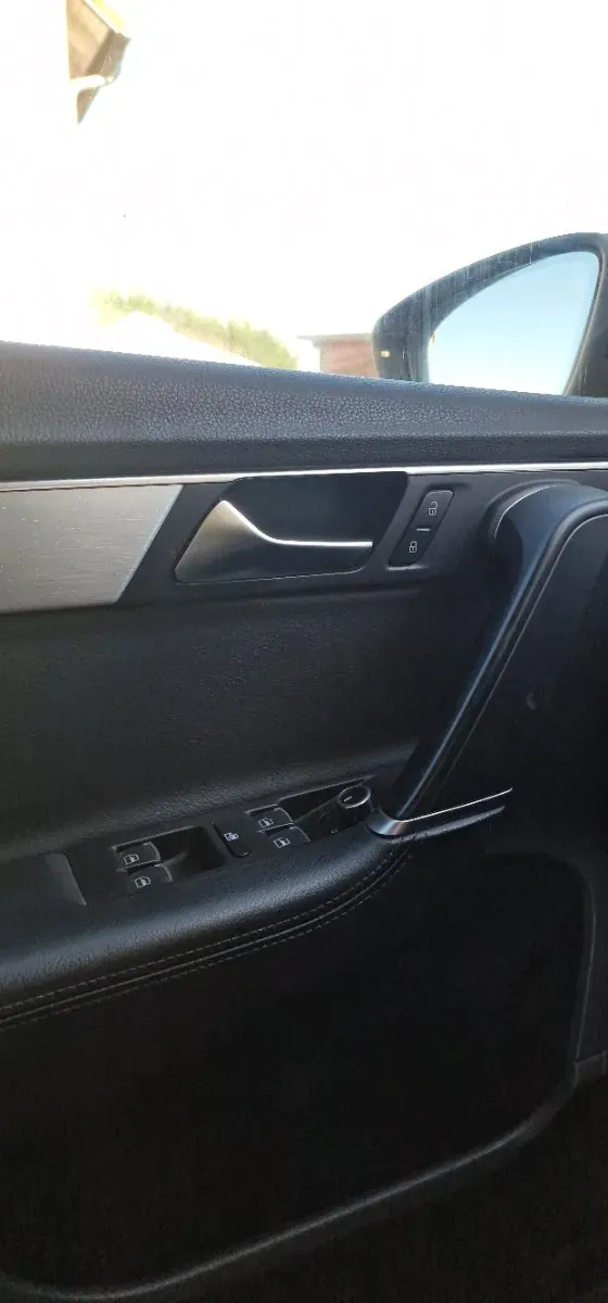 Volkswagen Passat 2011 photo 3