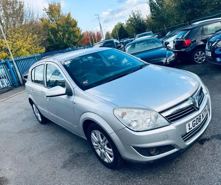 Vauxhall Astra 2008 photo 5