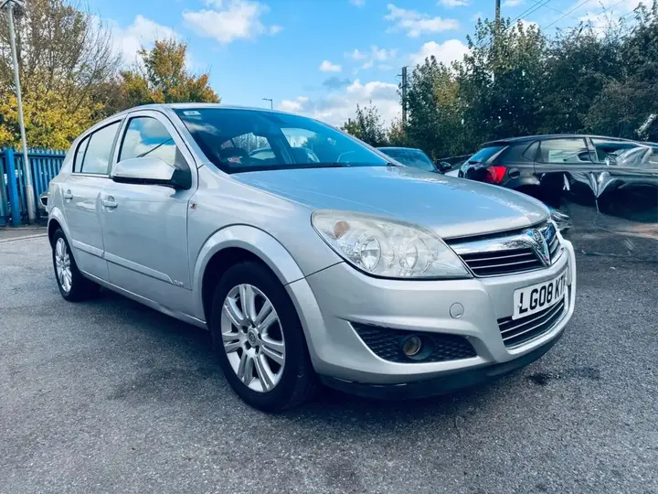 Vauxhall Astra 2008 photo 3