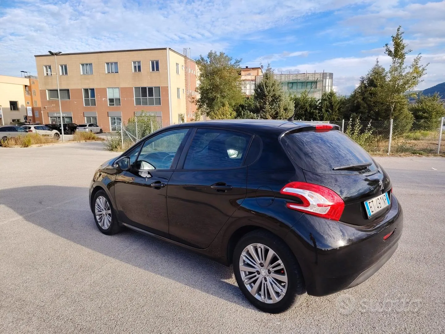 Peugeot 208 2013 photo 4