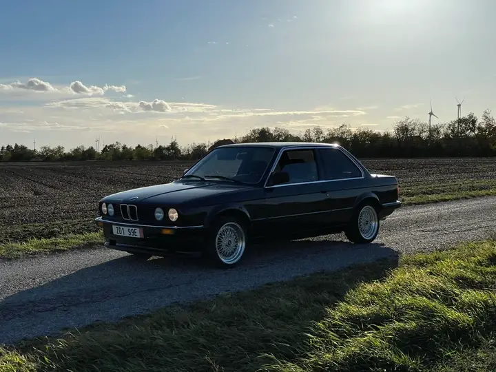 BMW 3 Series 1986 photo 3