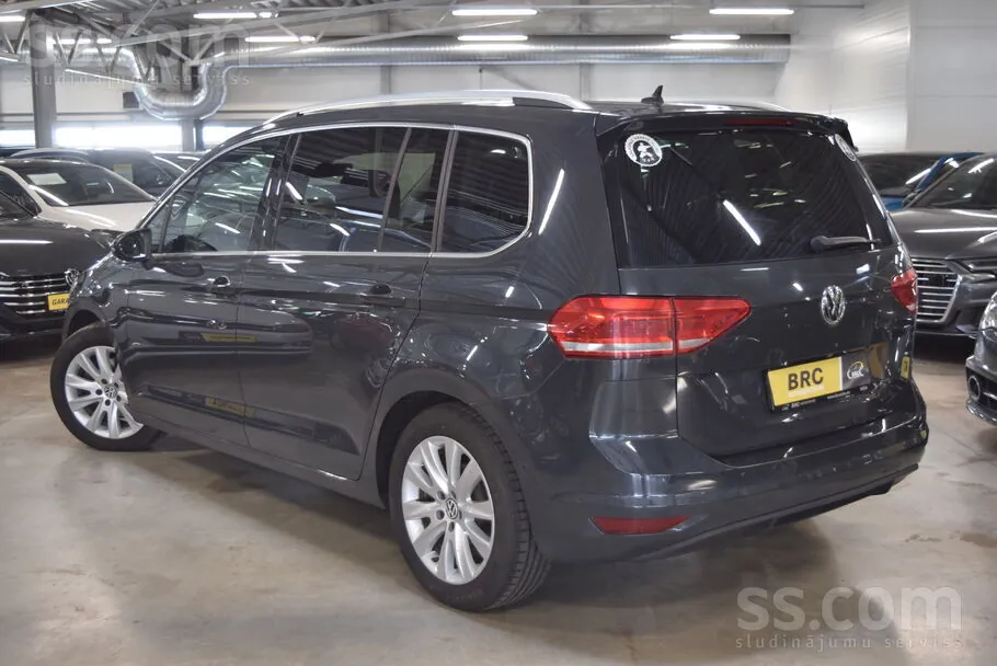 Volkswagen Touran 2018 photo 2