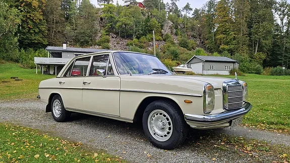 Mercedes-Benz 200 1972 photo 2