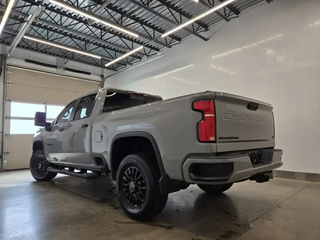 Chevrolet Silverado 2500 2024 photo 2