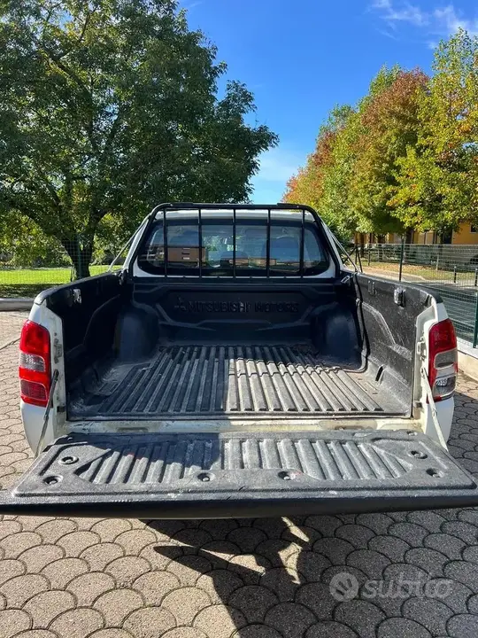 Mitsubishi L200 2016 photo 5