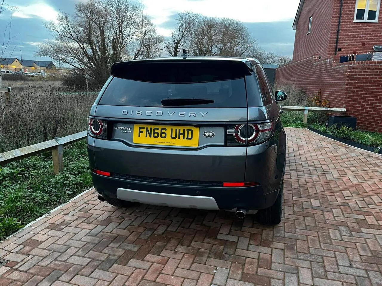 Land Rover Discovery Sport 2016 photo 2