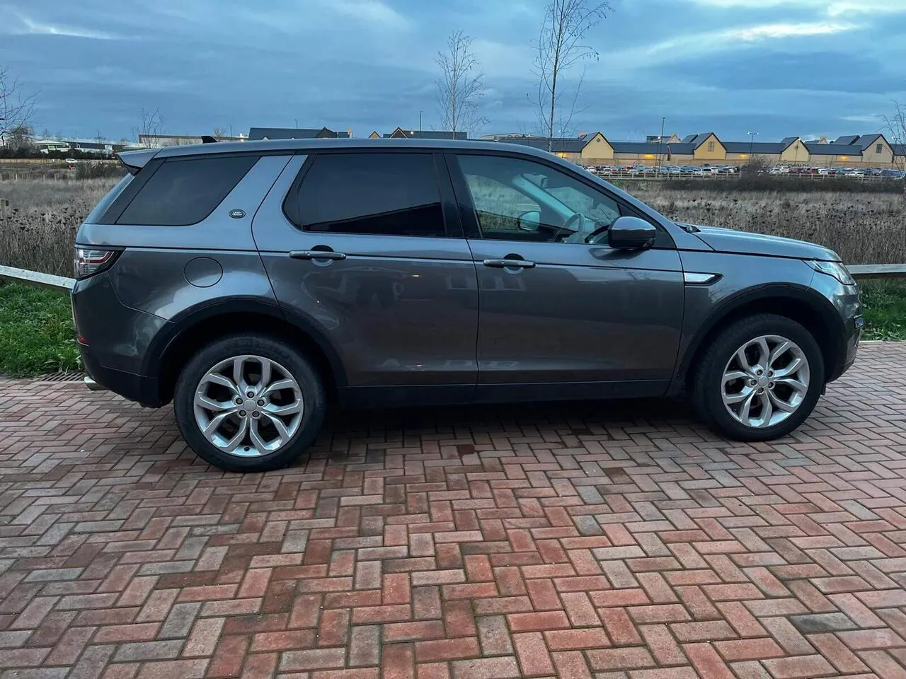 Land Rover Discovery Sport 2016 photo 3