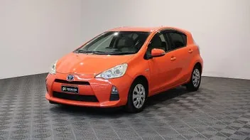 Toyota Aqua 2013 photo 4