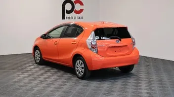 Toyota Aqua 2013 photo 5