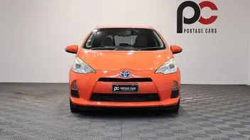 Toyota Aqua 2013 photo 3