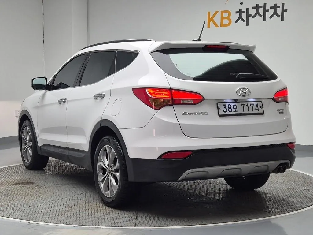 Hyundai Santa Fe 2013 photo 2