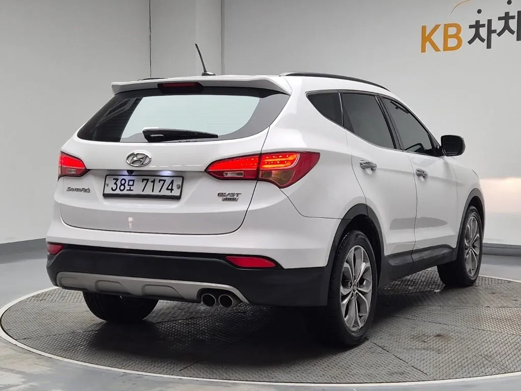 Hyundai Santa Fe 2013 photo 3