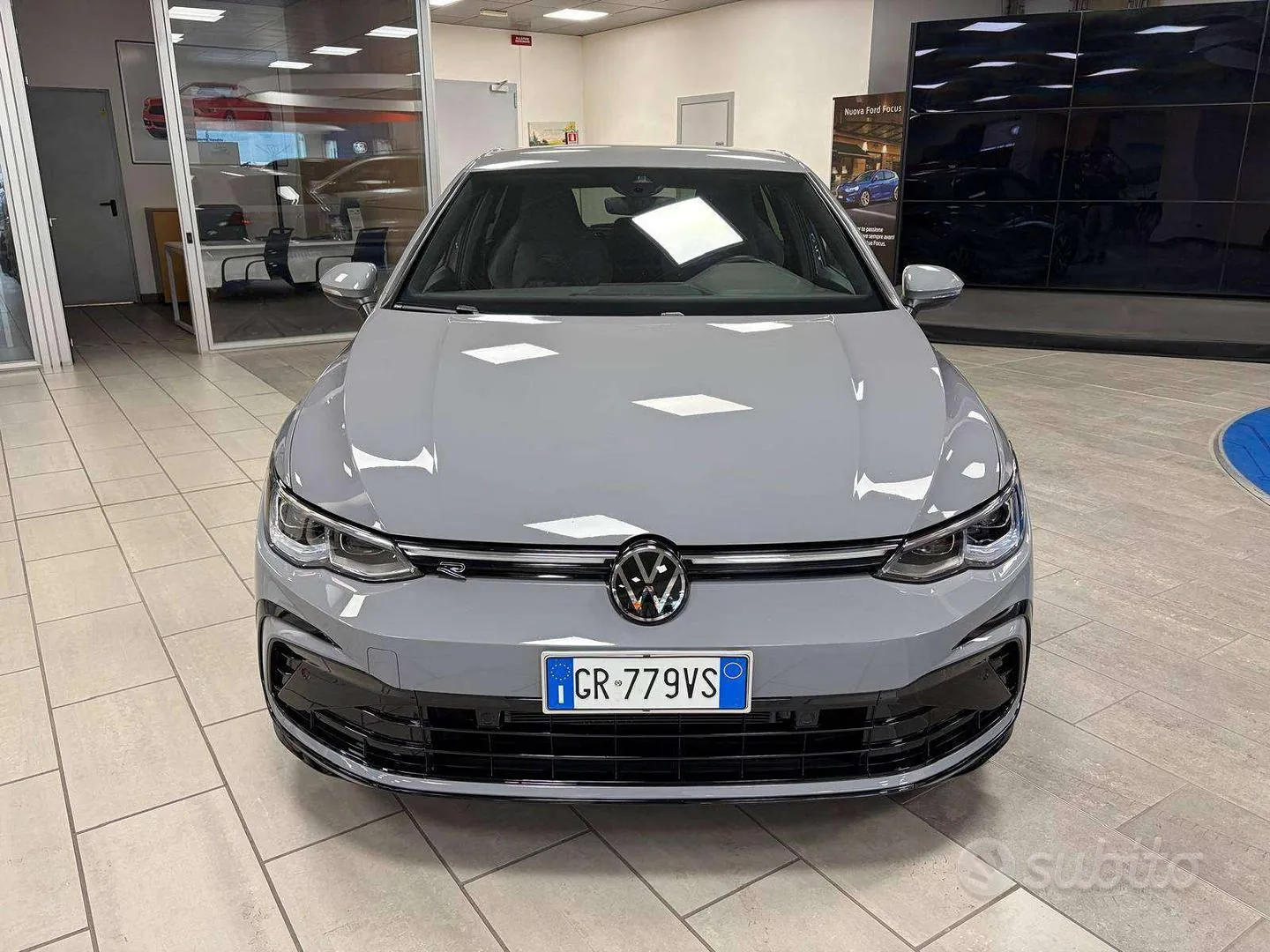 Volkswagen Golf 2024 photo 2