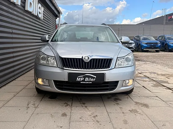 Skoda Octavia 2013 photo 2