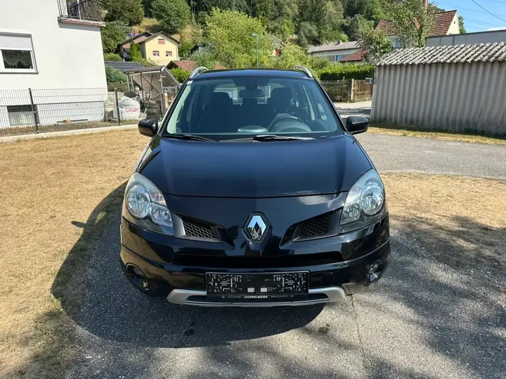 Renault Koleos 2010 photo 2