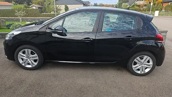Peugeot 208 2019 photo 3