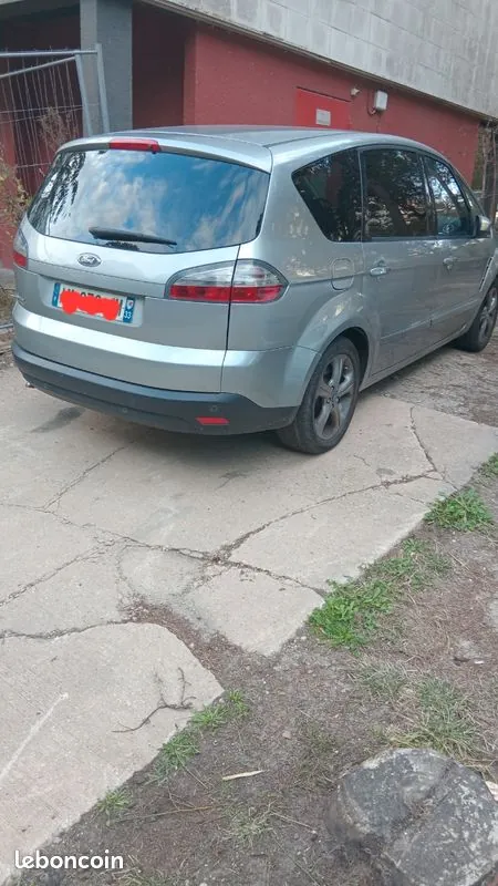 Ford Grand C-Max 2010 photo 2