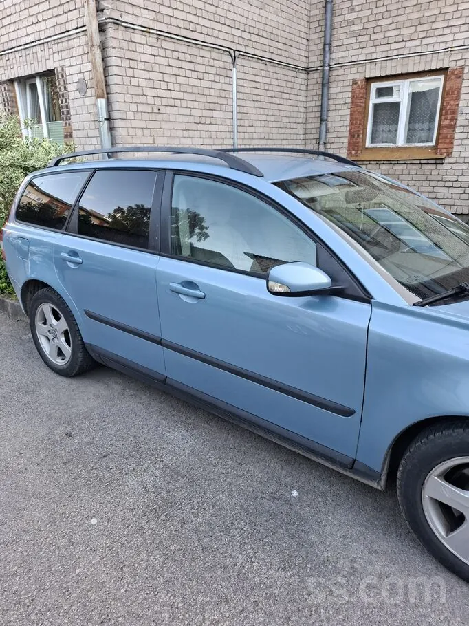 Volvo V50 2004 photo 2