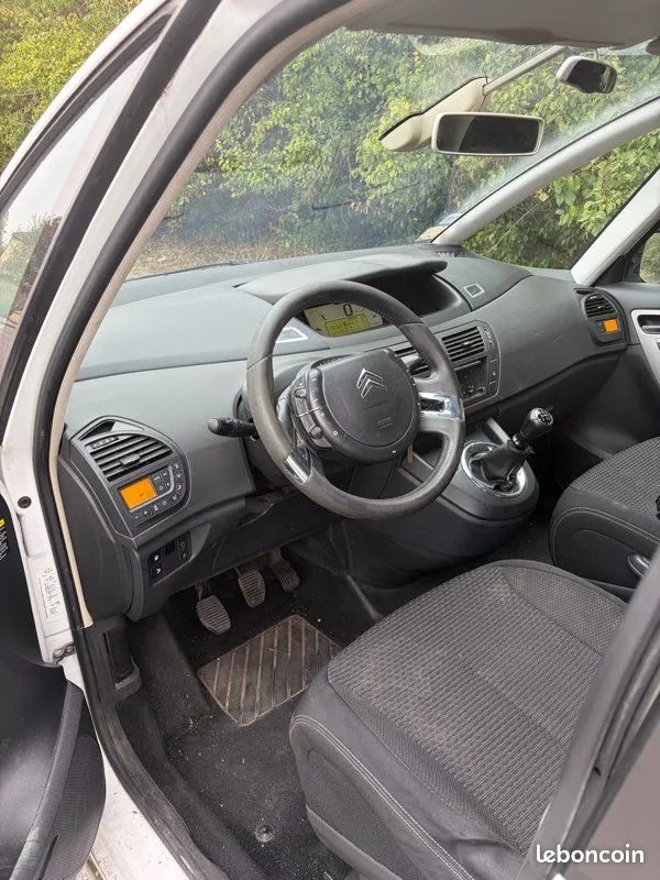 Citroen C4 Picasso 2010 photo 3
