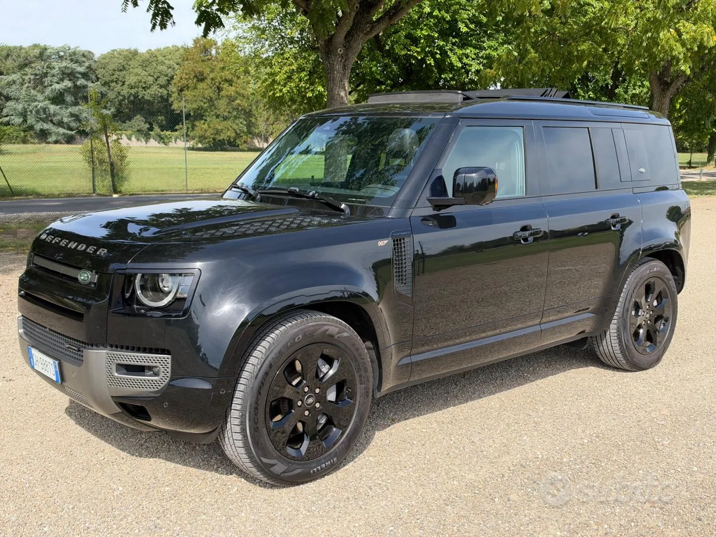 Land Rover Defender 2022 photo 3