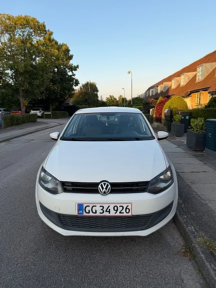 Volkswagen Polo 2011 photo 2