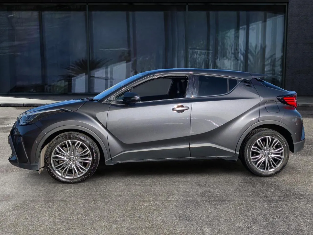 Toyota C-Hr 2022 photo 2